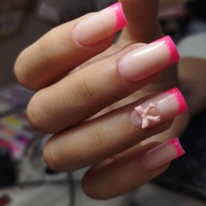 آموزش و خدمات کاشت ناخن در ورامین