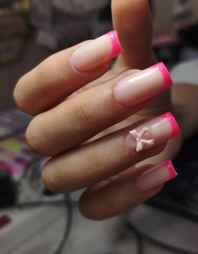 آموزش و خدمات کاشت ناخن در ورامین