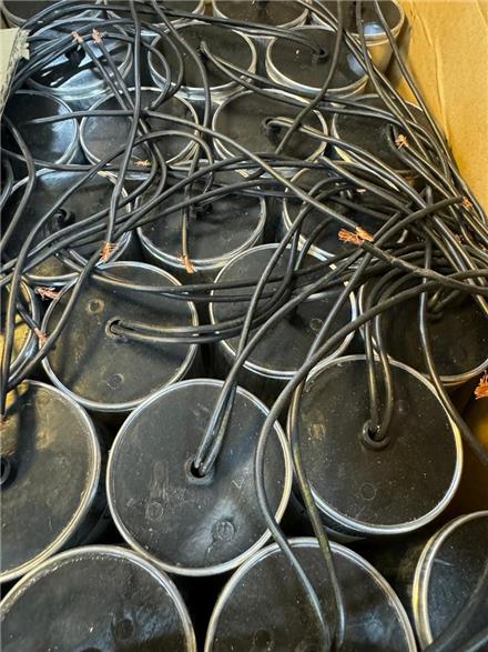 فروش عمده انواع خازن AC و راه انداز موتوری