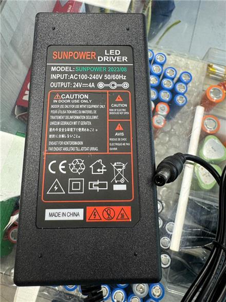 فروش تخصصی آداپتور و پاور سوییچینگ در انواع آمپرها