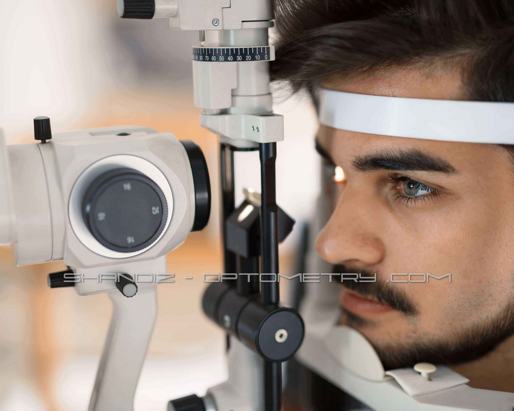 معاینه چشم و تعیین نمره