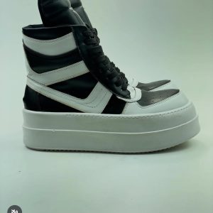 مرکز طراحی و تولید مدلهای کفش فشن و خاص روز دنیا