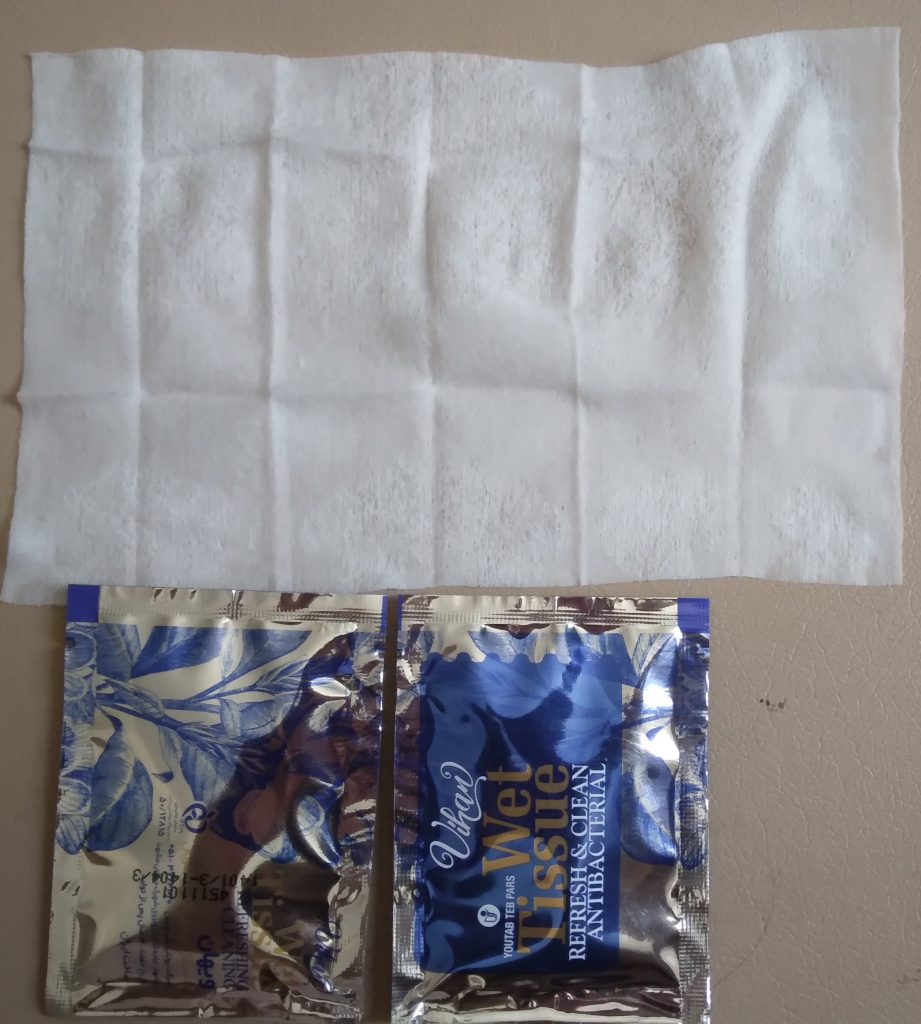 دستمال مرطوب تک نفره