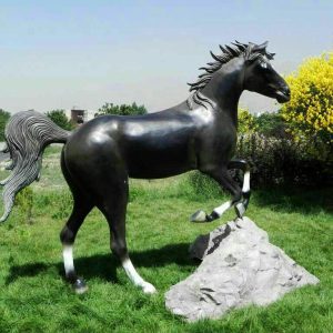 ساخت مجسمه های شهری و سفارشی فایبرگلاس